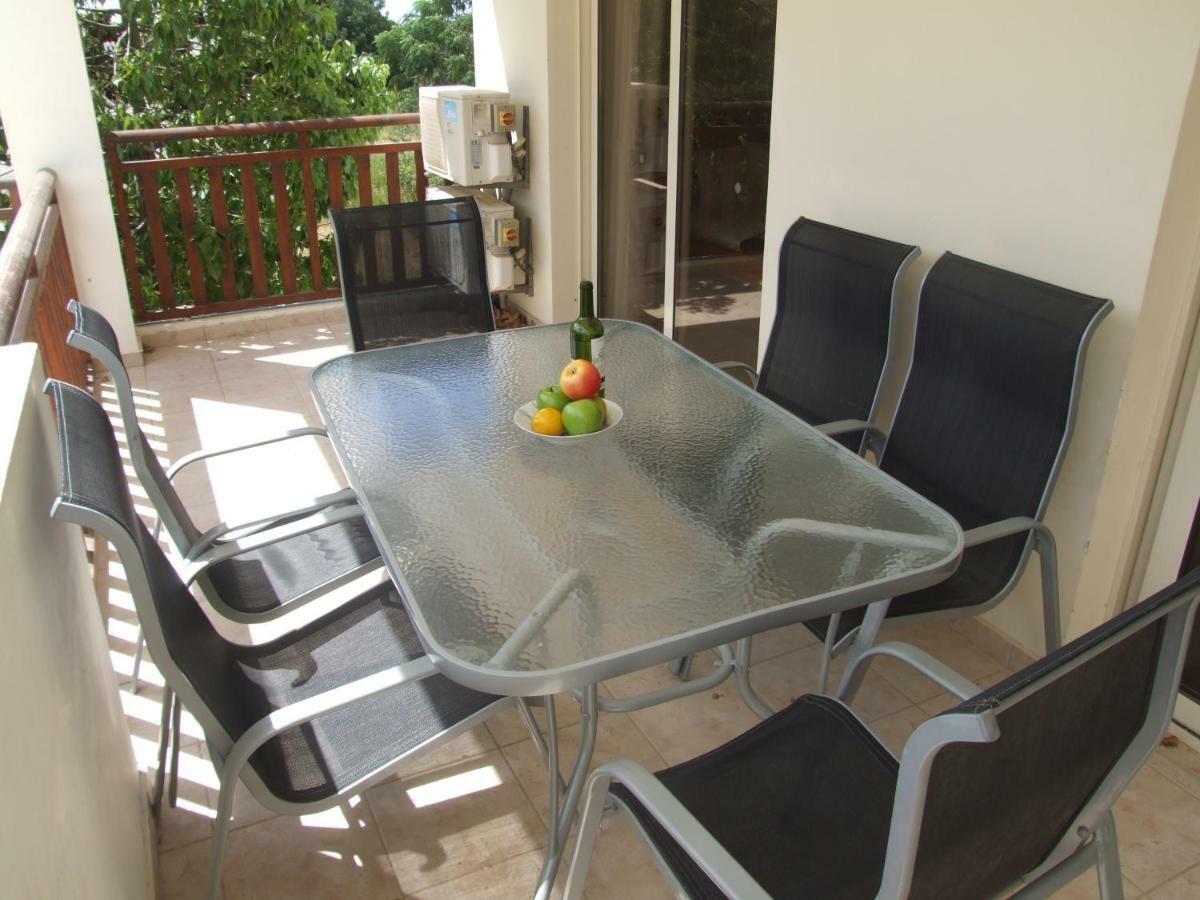 2 Bedroom Poolside Apartment E9 Péja Eksteriør bilde